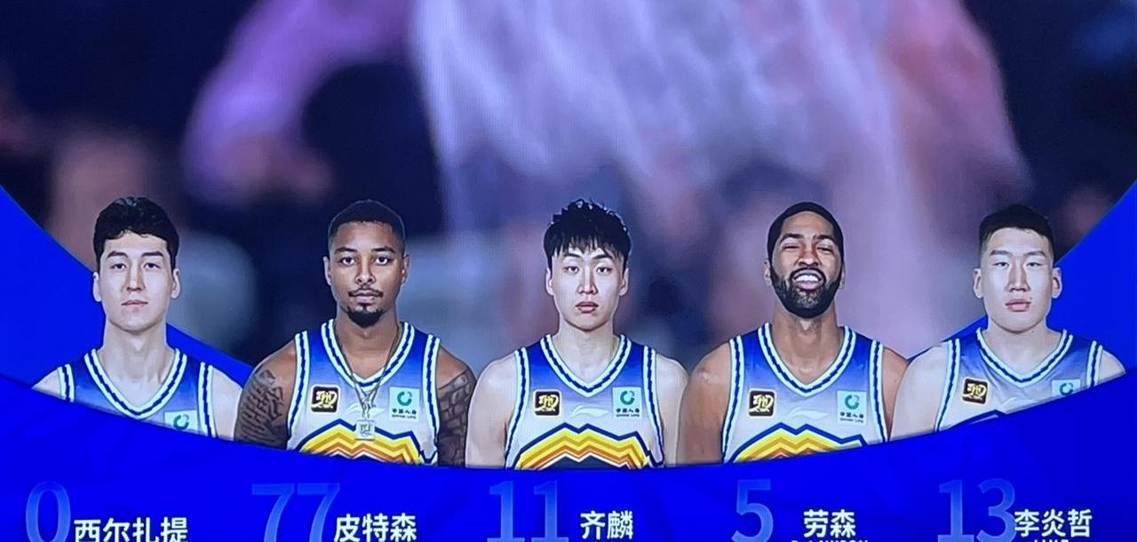 精彩比赛中球队全员奋力战斗，取得胜利！的简单介绍